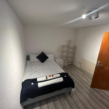 Indulge Hockley Hotel - With Free Front Parking - 10 Min Drive To Birmingham City Centre Bull Ring, Grand Central, Tesco Superstore, Primark & Commonwealth Games Kültér fotó