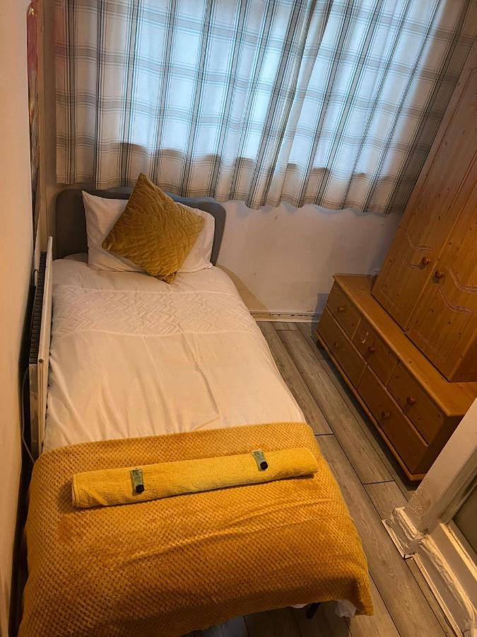 Indulge Hockley Hotel - With Free Front Parking - 10 Min Drive To Birmingham City Centre Bull Ring, Grand Central, Tesco Superstore, Primark & Commonwealth Games Kültér fotó