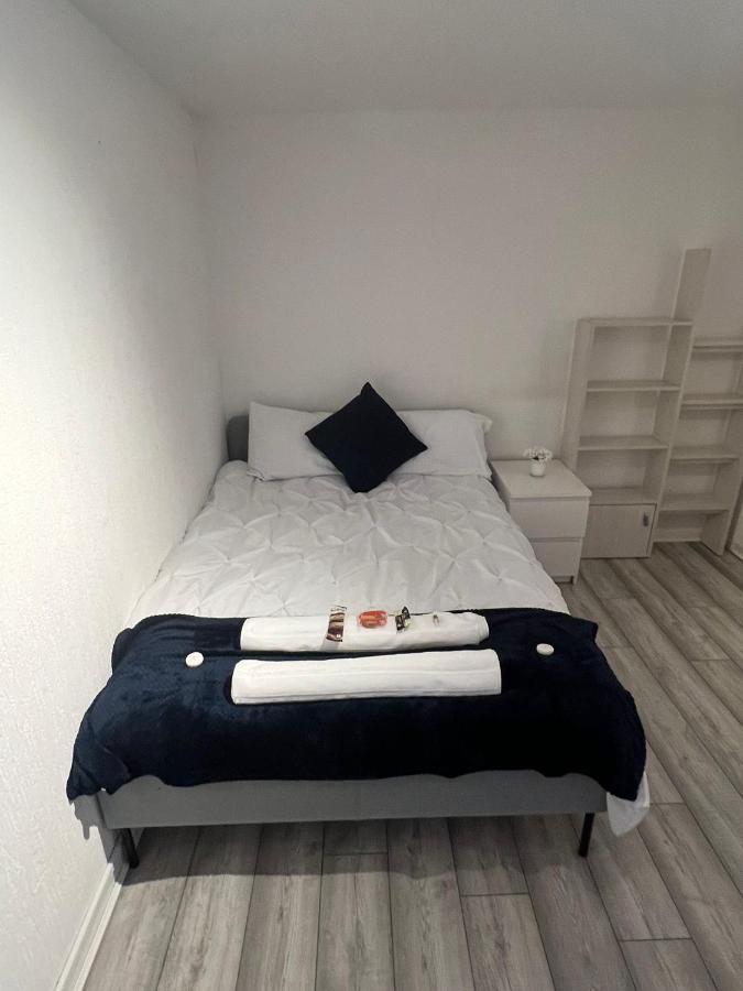 Indulge Hockley Hotel - With Free Front Parking - 10 Min Drive To Birmingham City Centre Bull Ring, Grand Central, Tesco Superstore, Primark & Commonwealth Games Kültér fotó