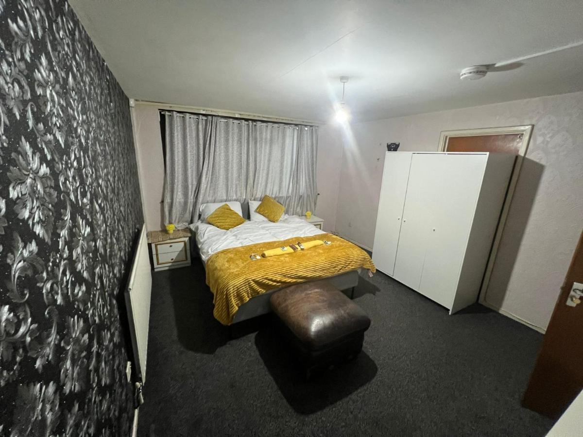 Indulge Hockley Hotel - With Free Front Parking - 10 Min Drive To Birmingham City Centre Bull Ring, Grand Central, Tesco Superstore, Primark & Commonwealth Games Kültér fotó