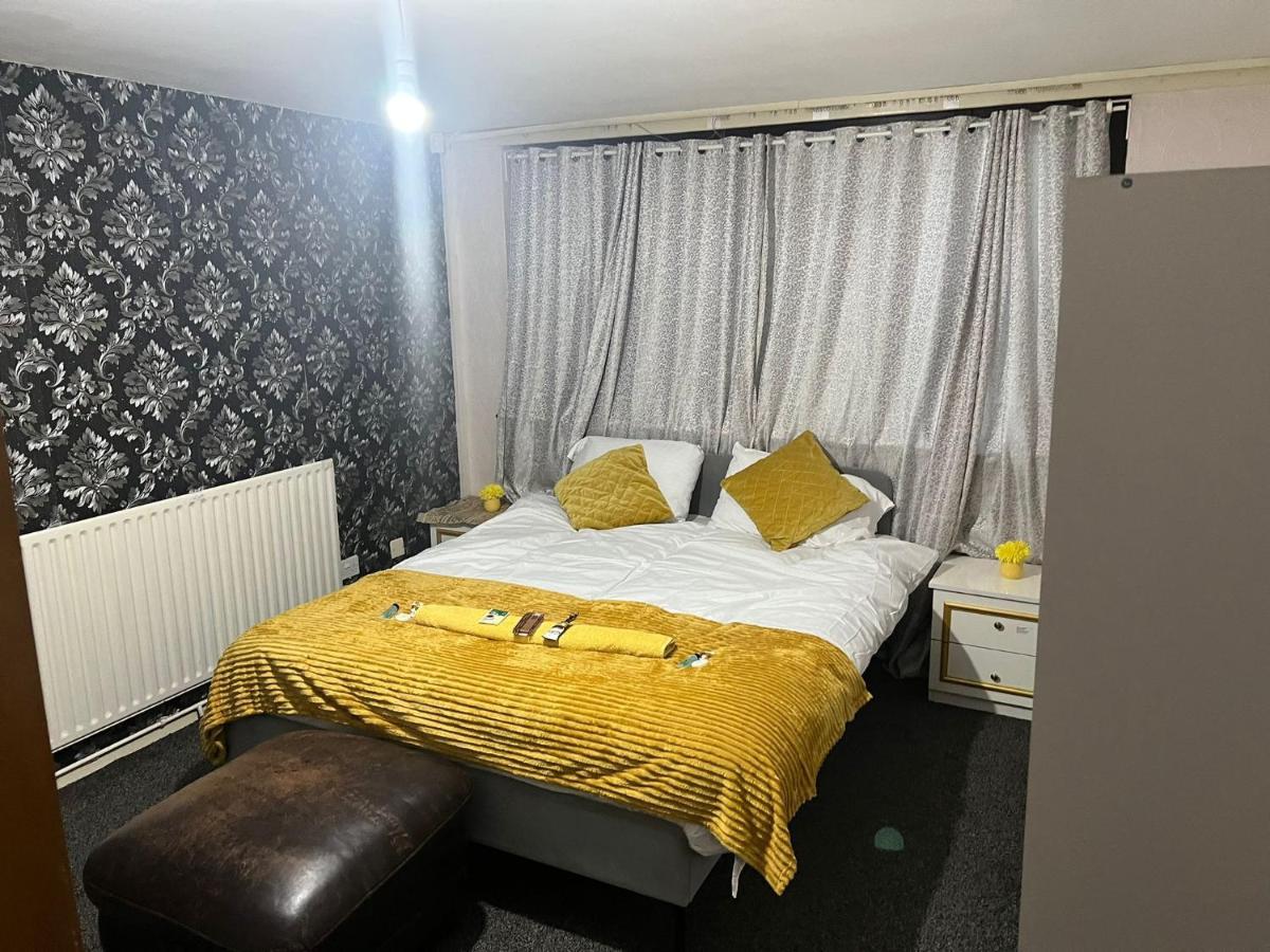 Indulge Hockley Hotel - With Free Front Parking - 10 Min Drive To Birmingham City Centre Bull Ring, Grand Central, Tesco Superstore, Primark & Commonwealth Games Kültér fotó